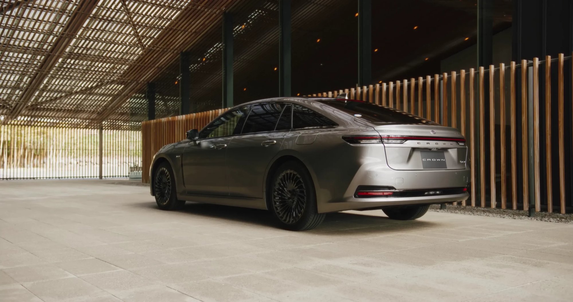 Toyota Crown web commercial（5）